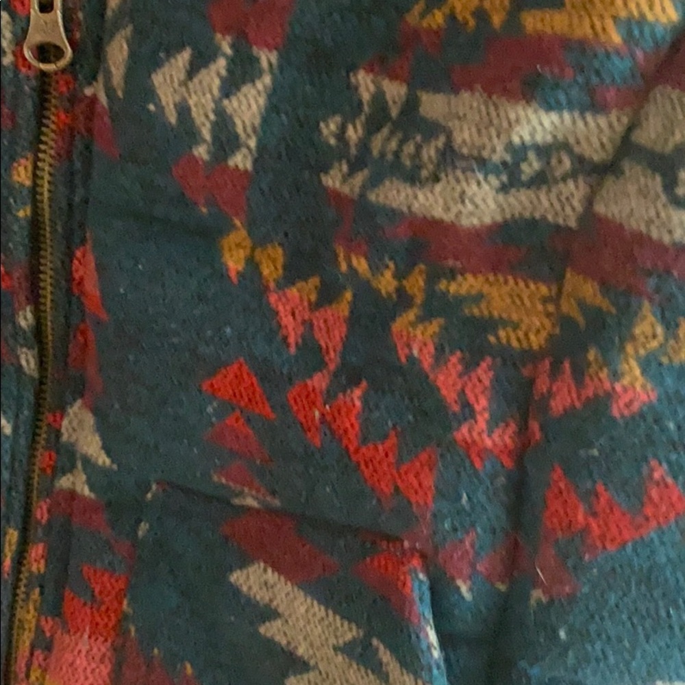 Aztec Patterned AEO Vest - Picture 3 of 3